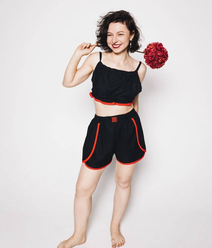 Льняные шорты женские